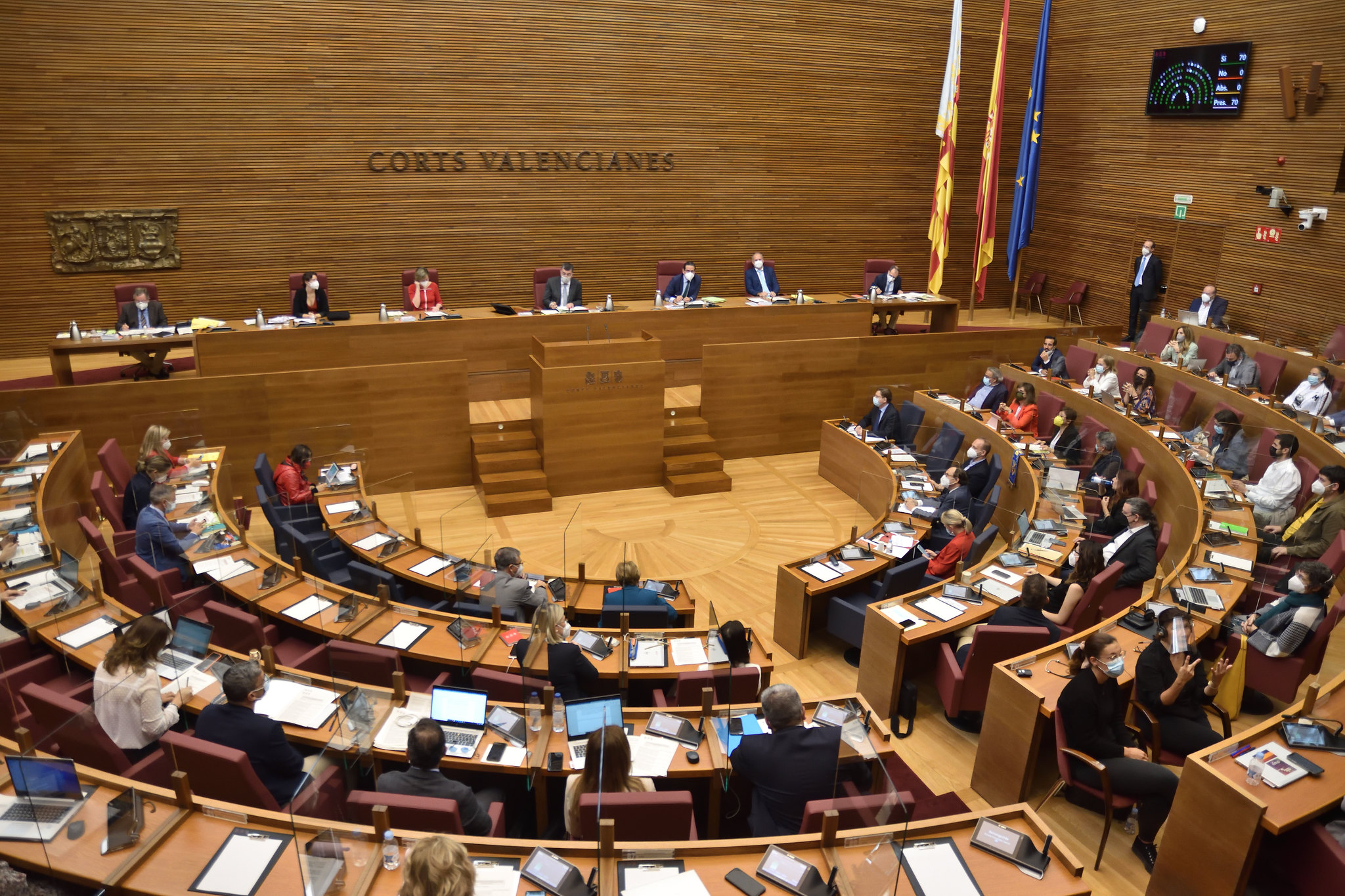 Les Corts Valencianes, reunides en ple Les Corts Valencianes, reunides en ple