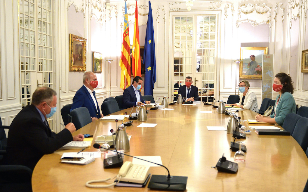 Reunió de la Mesa de les Corts i de la Junta de Síndics