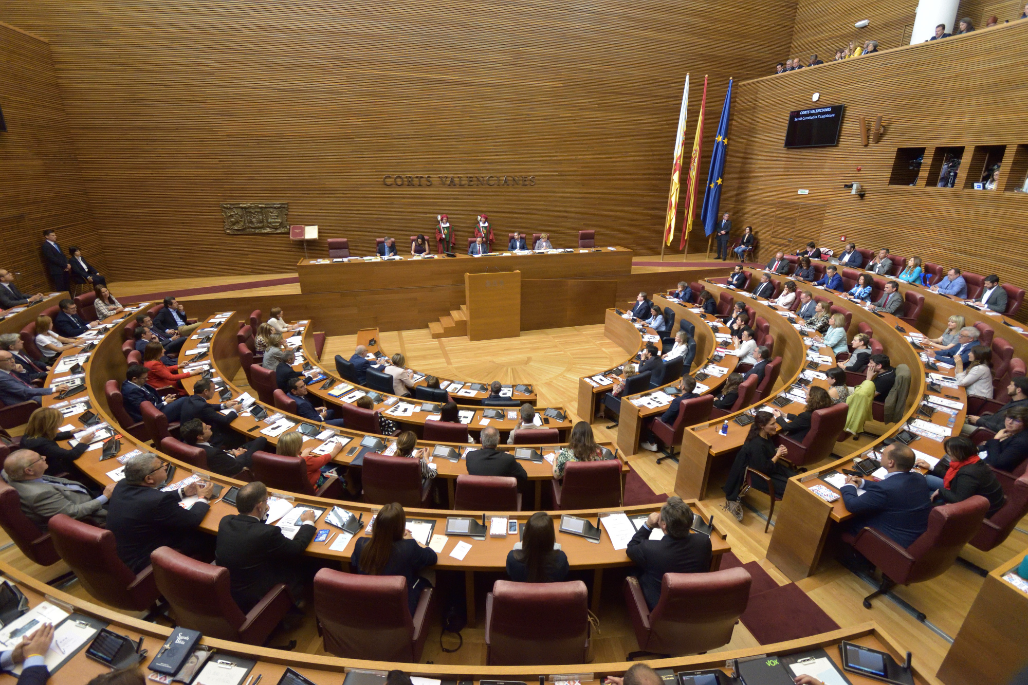 Comença la X Legislatura de les Corts