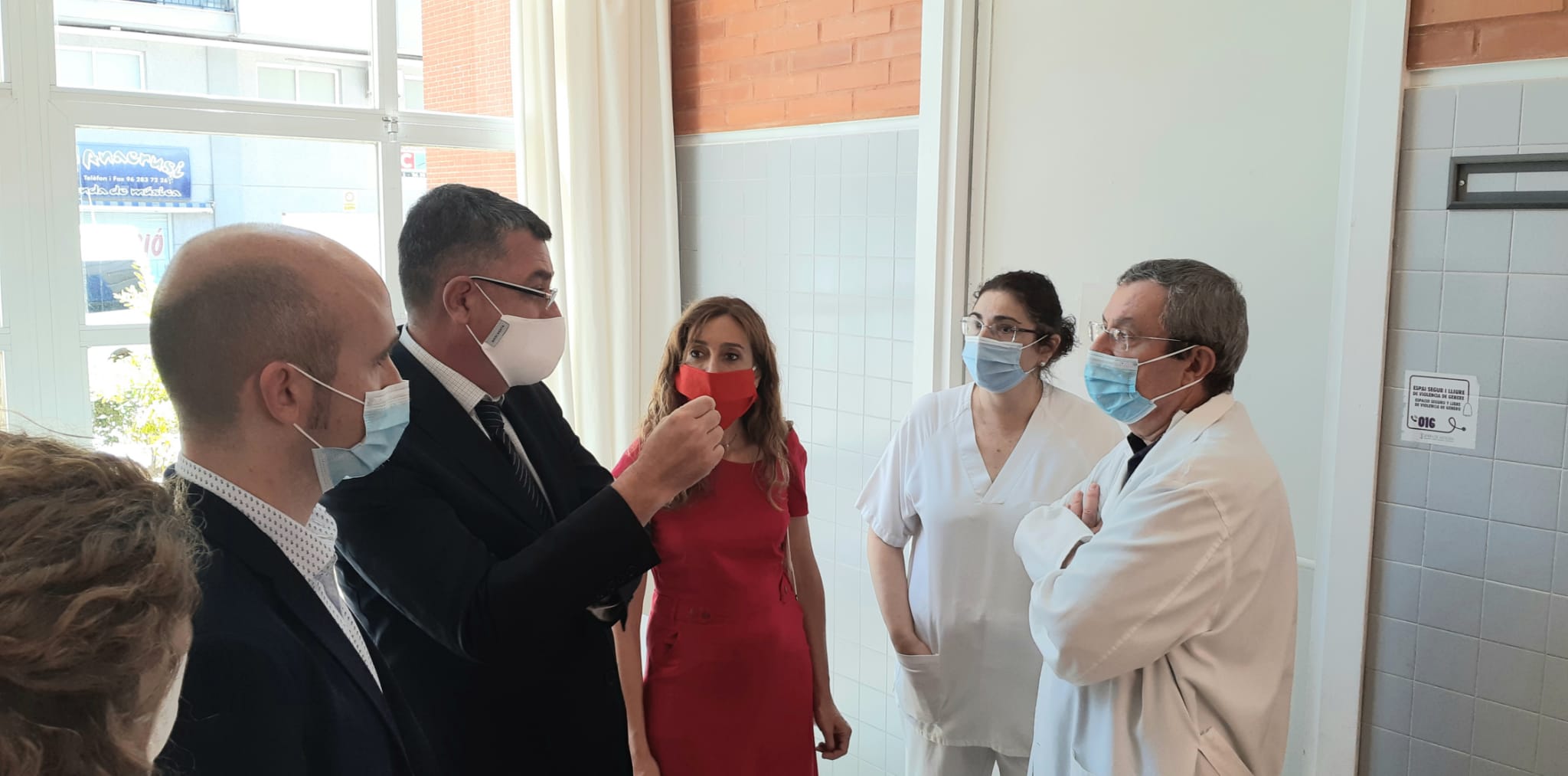 Visita del President al centro de salud de Tavernes