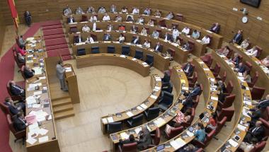 Les Corts muestran en pleno su apoyo a los trabajadores de la empresa Galmed