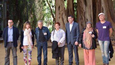 La familia de Guillem Agulló en el patio de les Corts. La familia de Guillem Agulló en el patio de les Corts.