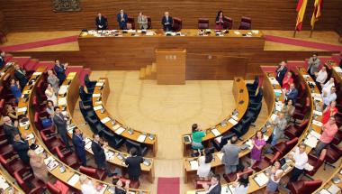 Les Corts reconocen la labor sindical y el derecho de huelga de los trabajadores