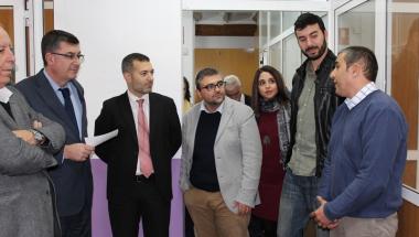 El President amb l'alcalde de Tavernes al viver d'empreses El President amb l'alcalde de Tavernes al viver d'empreses