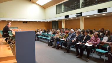 Los universitarios alicantinos analizan los valores del parlamentarismo