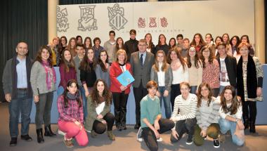 Visita de l'IES Puçol a les Corts Visita de l'IES Puçol a les Corts
