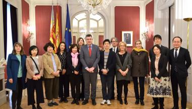 Visita d’una delegació japonesa d’editors de Manga a les Corts Visita d’una delegació japonesa d’editors de Manga a les Corts