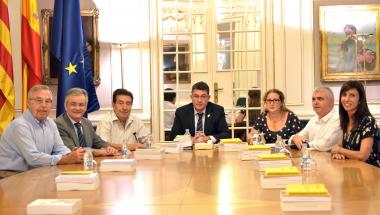 El President de Les Corts s’interessa per la cooperació de l’administració amb la Plataforma del Tercer Sector El President de Les Corts s’interessa per la cooperació de l’administració amb la Plataforma del Tercer Sector