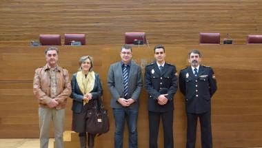 El President de les Corts rep al policia que salvà a un home de 81 anys al Metro de Madrid El President de les Corts rep al policia que salvà a un home de 81 anys al Metro de Madrid