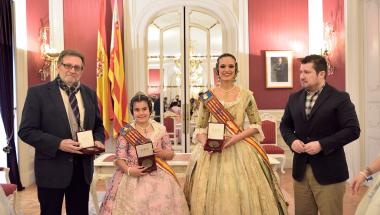 Les Falleres Majors de Torrent visiten les Corts
