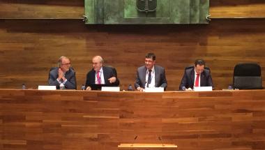 El President Morera assegura que la crisi democràtica europea “es pot combatre amb el paper de les regions i dels seus parlaments, des de baix” El President Morera assegura que la crisi democràtica europea “es pot combatre amb el paper de les regions i dels seus parlaments, des de baix”