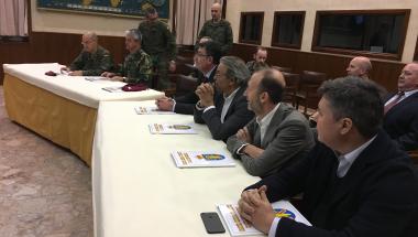 Una delegació de les Corts Valencianes visita el Quarter General Terrestre d’Alta Disponibilitat Una delegació de les Corts Valencianes visita el Quarter General Terrestre d’Alta Disponibilitat
