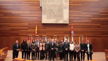 Catorze parlaments autonòmics reivindiquen el paper de les regions en el futur d’Europa Catorze parlaments autonòmics reivindiquen el paper de les regions en el futur d’Europa