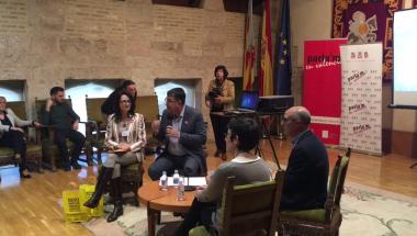 Les Corts parlen valencià Les Corts parlen valencià