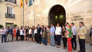 Les Corts condemnen l’atemptat d’Orlando Les Corts condemnen l’atemptat d’Orlando