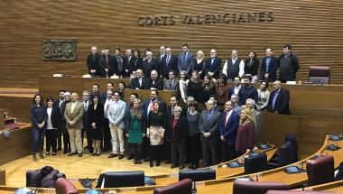 Les Corts reben amb tots els honors a les societats musicals valencianes Les Corts reben amb tots els honors a les societats musicals valencianes