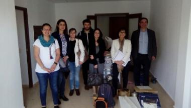 Els diputats de la comissió d’Obres Públiques visiten habitatges socials a Sagunt per a conèixer l’estat del parc públic d’habitatges Els diputats de la comissió d’Obres Públiques visiten habitatges socials a Sagunt per a conèixer l’estat del parc públic d’habitatges