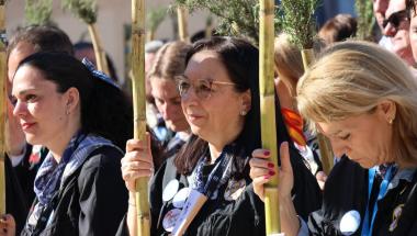 La presidenta de les Corts Valencianes, Llanos Massó, celebra el nomenament de la Santa Faç com a Bé d'Interés Cultural