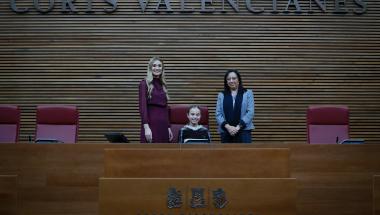 Las Falleras Mayores de Valencia visitan les Corts Valencianes