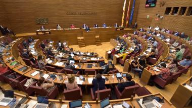 Imatge d'una sessió del ple de les Corts