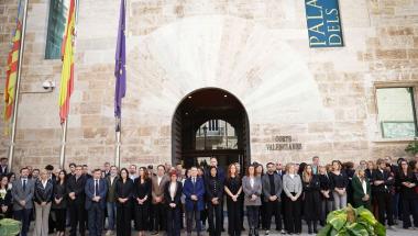 Les Corts guarden 5 minuts de silenci per les víctimes de la DANA 